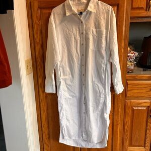 Universal Thread Women’s  Cream Long Button Down Shirt Dress, size M